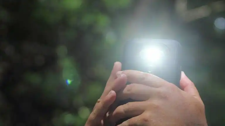 فلاش در شرایط نوری کم