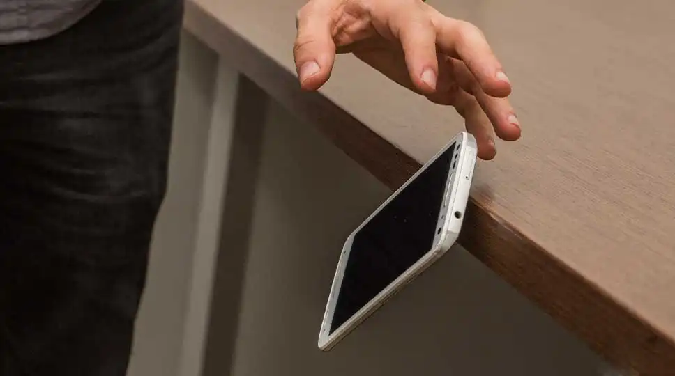 آسیب‌های داخلی گوشی