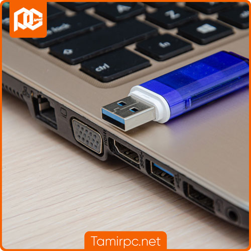 port usb موجود در لپ تاپ port یو اس بی در لپ تاپ